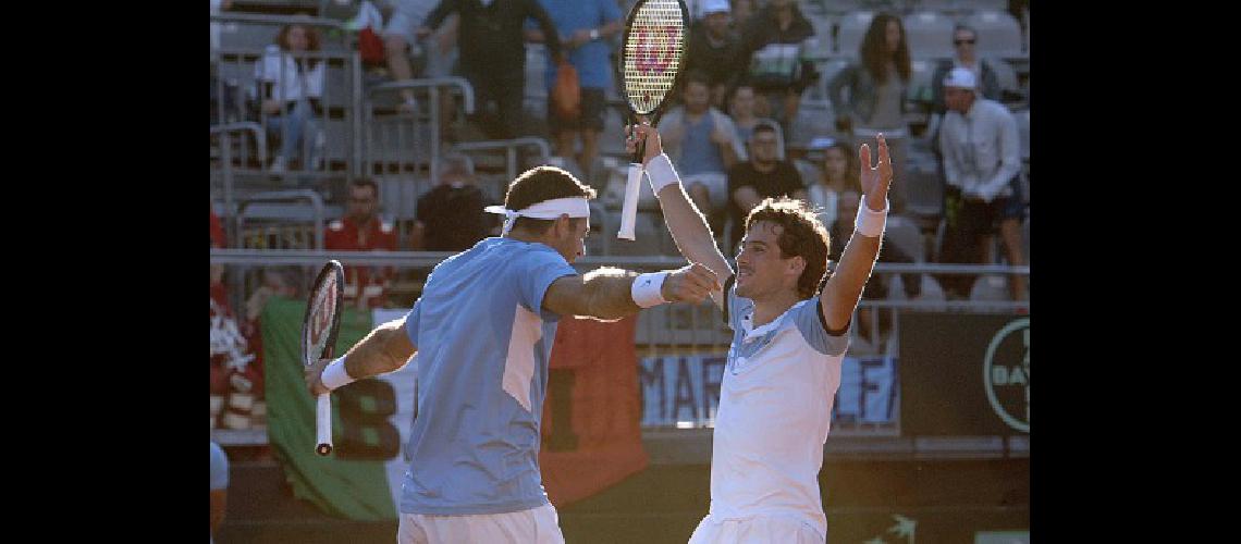Argentina consigue ventaja en la serie con Italia al ganar en dobles Del Potro y Pella