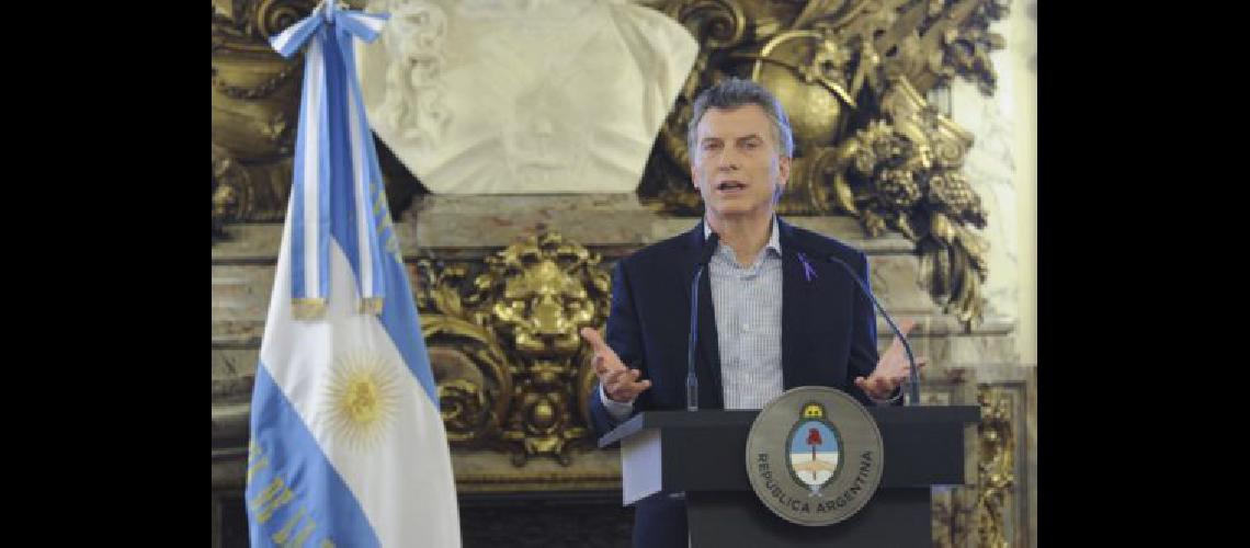 Presentan un plan para erradicar la violencia de geacutenero