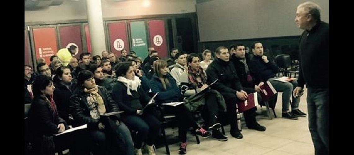 lanuacutes capacita a los inspectores
