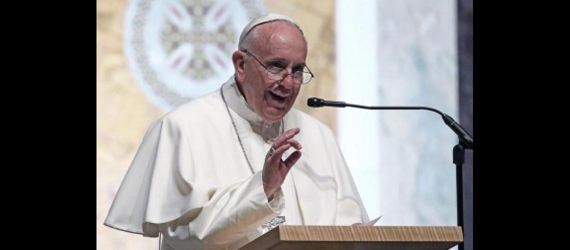 El Papa advirtioacute que los iacutendices de desocupacioacuten son significativamente altos en Argentina