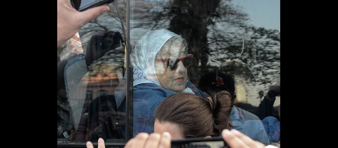 Ordenan la detencioacuten de Hebe de Bonafini por la causa Suentildeos Compartidos