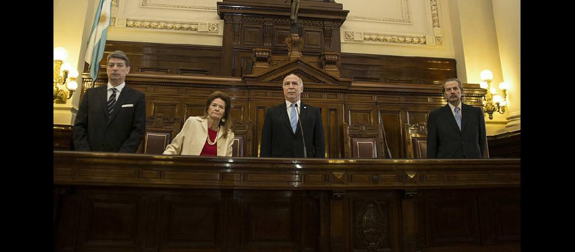 zzzznacp2NOTICIAS ARGENTINAS BAIRES JUNIO 29- La Corte Suprema tomoacute juramento a Horacio Rosatti como ministro del tribunal Foto NA- CIJzzzz