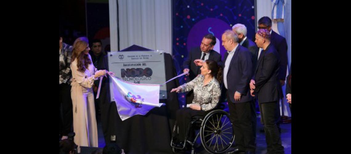 Michetti en la inauguracioacuten de Tecnoacutepolis en Santiago del Estero