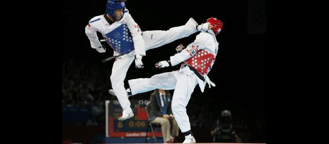 Clases de taekwondo para nenas y nenes