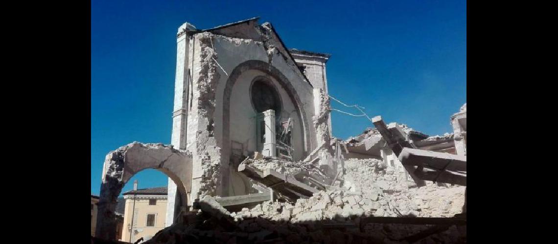 El centro de Italia volvioacute a ser sacudido por un terremoto el maacutes intenso desde 1980