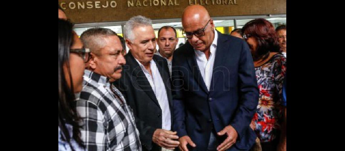 Con advertencias de la oposicioacuten el viernes continuacutea el diaacutelogo poliacutetico