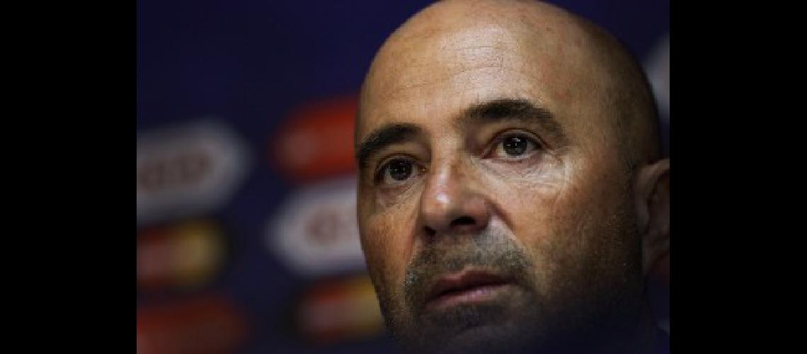 No hay instrucciones de ir a buscar a Sampaoli reveloacute Javier Mediacuten de la Comisioacuten Normalizadora de la AFA