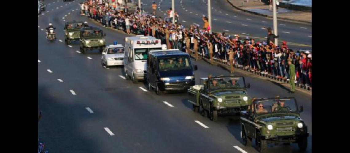 fidel-caravana