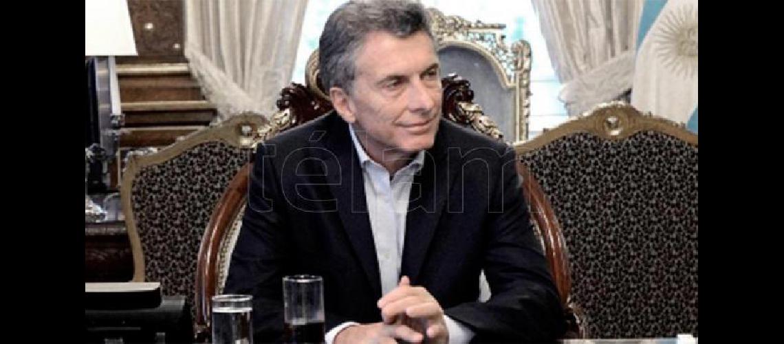 Macri presentoacute su nueva cuenta en un servicio web de mensajeriacutea