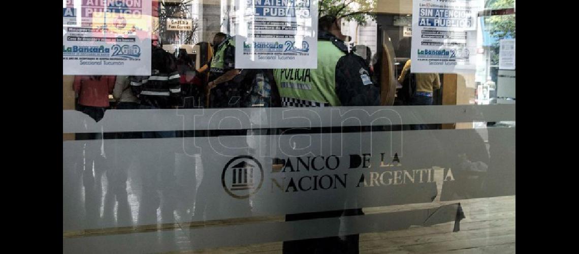 Los trabajadores bancarios pararaacuten mieacutercoles y jueves