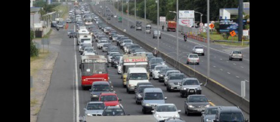 Desde el lunes se podraacute utilizar un solo telepeaje para Buenos Aires Coacuterdoba y 9000 km de rutas y autopistas