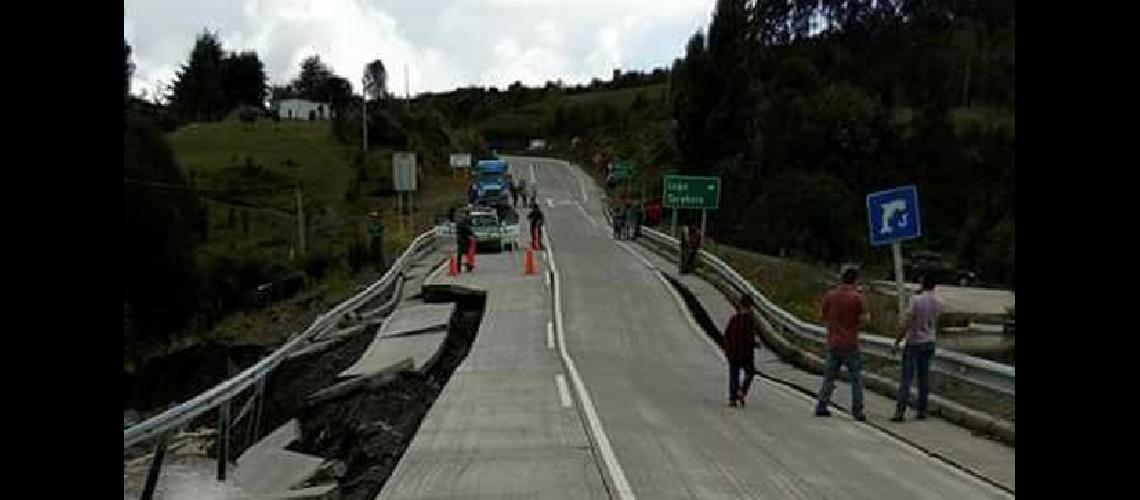 Evacuacutean pobladores en el sur de Chile por un terremoto y levantan el alerta de tsunami
