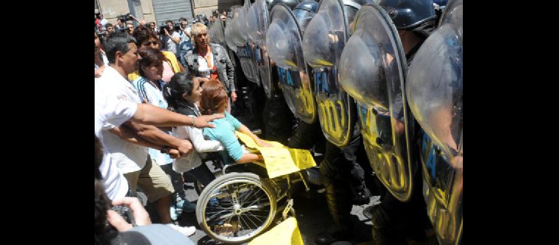 Tres detenidos por disturbios en Once