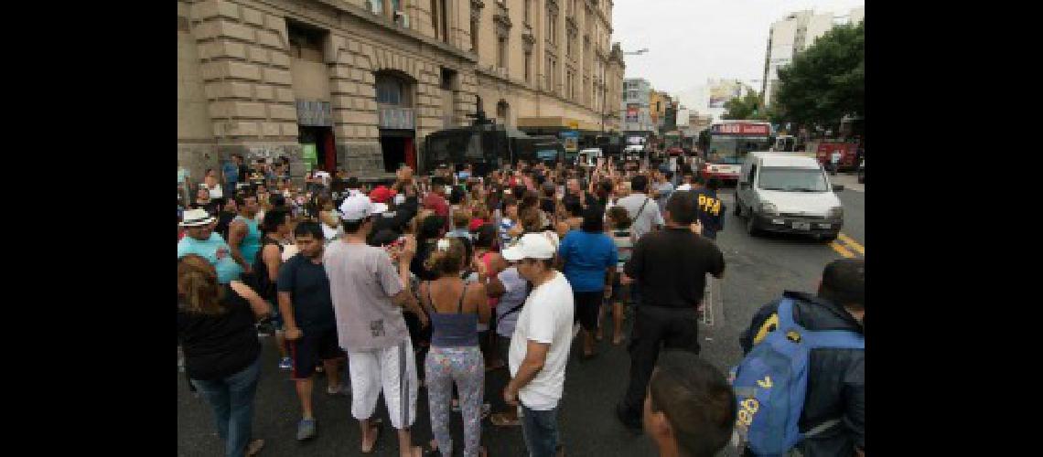 Comenzaron a capacitarse 170 manteros censados