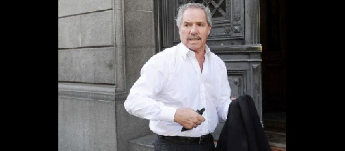 En desacuerdo con Massa Solaacute mantiene en vilo al FR sobre si acepta ser candidato por la Ciudad