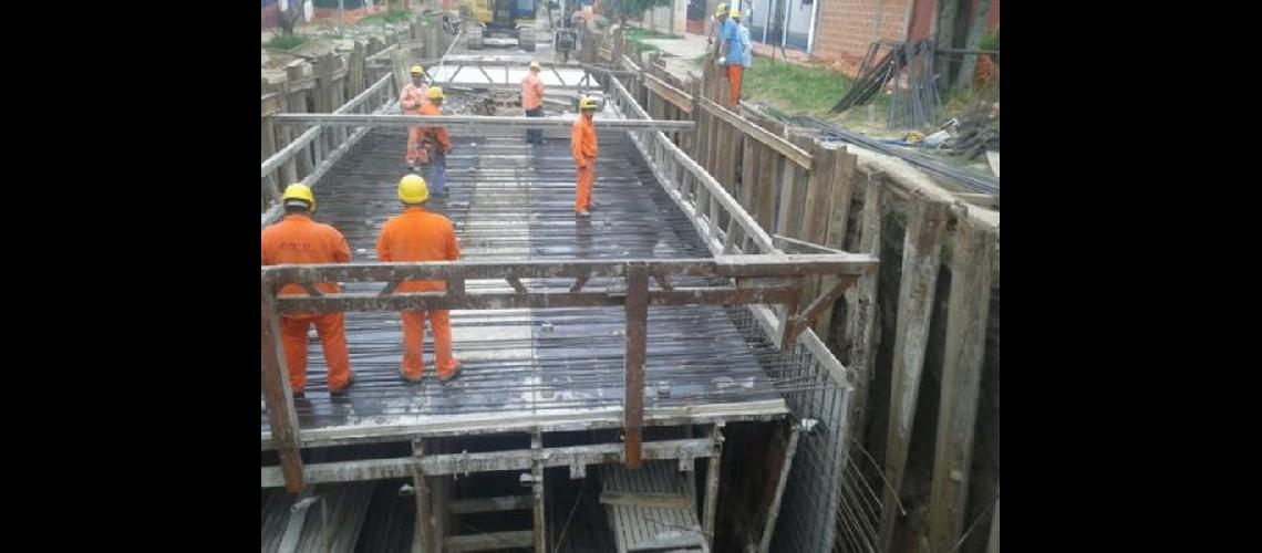 Avanzan en Centenario las obras en el Aliviador Este