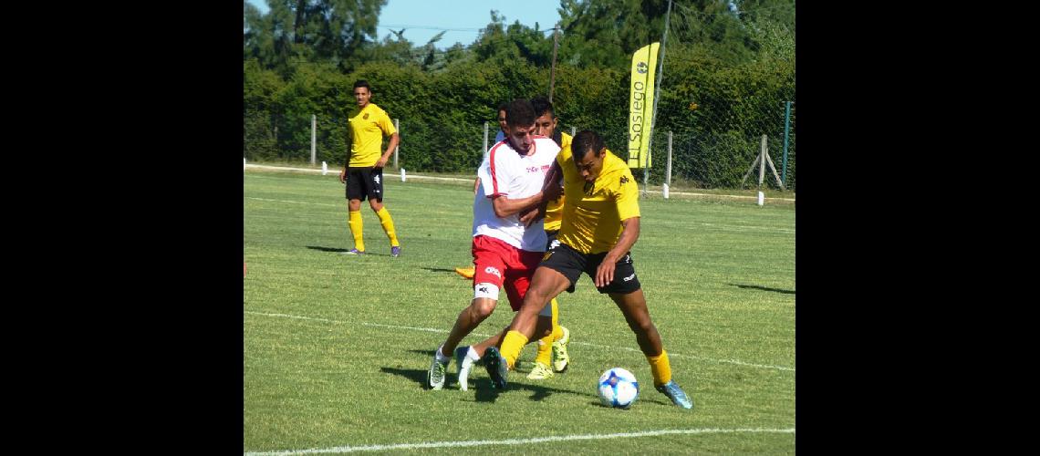 En un nuevo ensayo Los Andes superoacute con comodidad a Olimpo