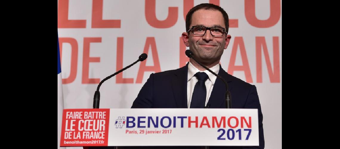 Benoit Hamon el candidato maacutes progresista ganoacute las primarias del socialismo franceacutes