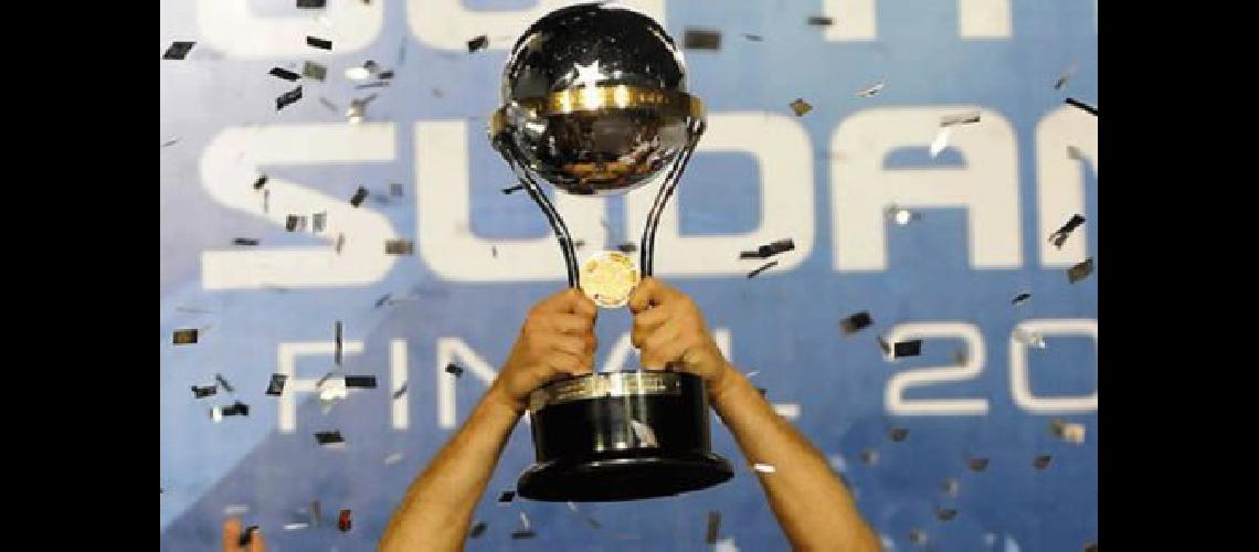 Con seis equipos argentinos y nuevo formato se sortea la Copa Sudamericana