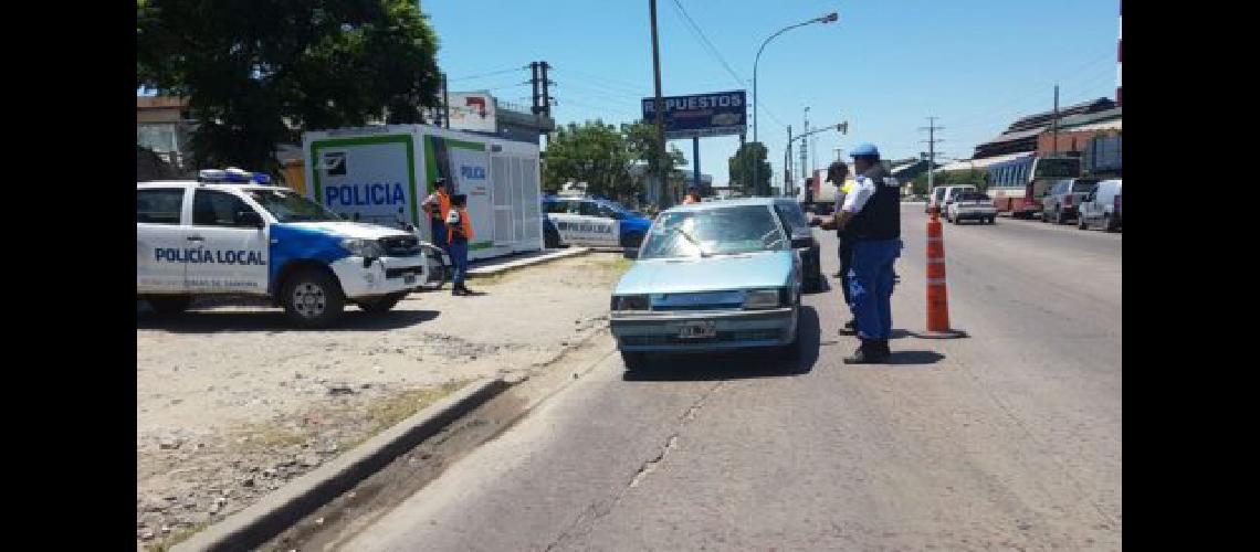 Instalan maacutes bases operativas de la Policiacutea Local en ingresos a Lomas