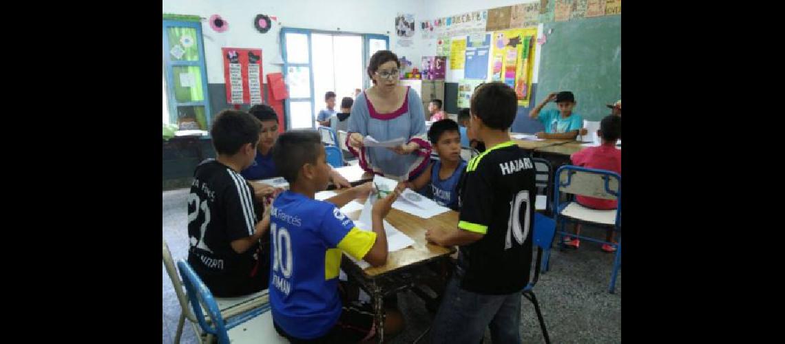 Maacutes de 3 mil nintildeos participan de las  escuelas de verano