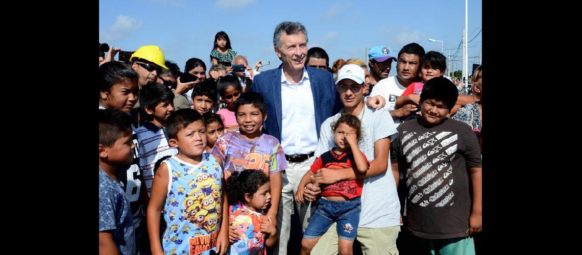 ldquoHay que crecer 20 antildeos para sacar a todos de la pobrezardquo