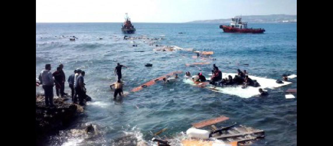 Europa aprueba medidas para frenar la llegada de inmigrantes por el Mediterraacuteneo