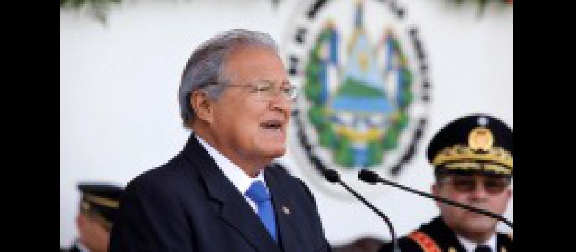 Seguacuten una ONG la justicia investiga a todos los presidentes salvadorentildeos desde 1989