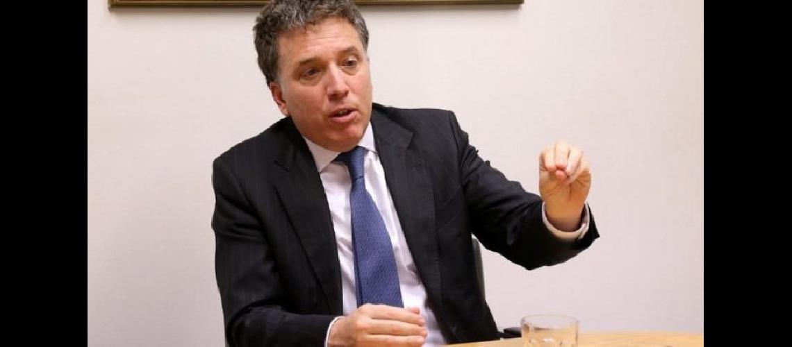 Dujonve tuvo que salir a aclarar