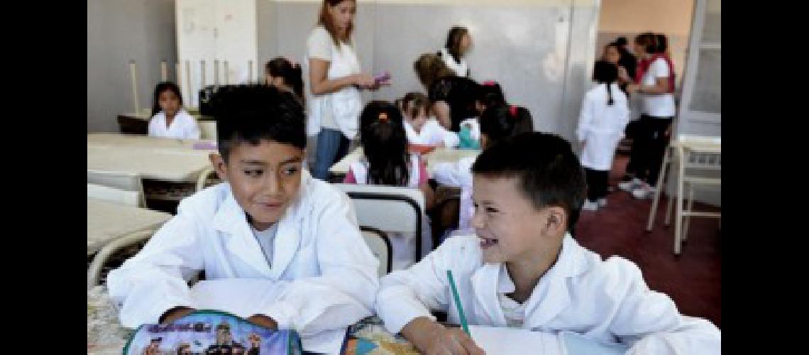 El gobierno bonaerense se reuacutene con los gremios docentes
