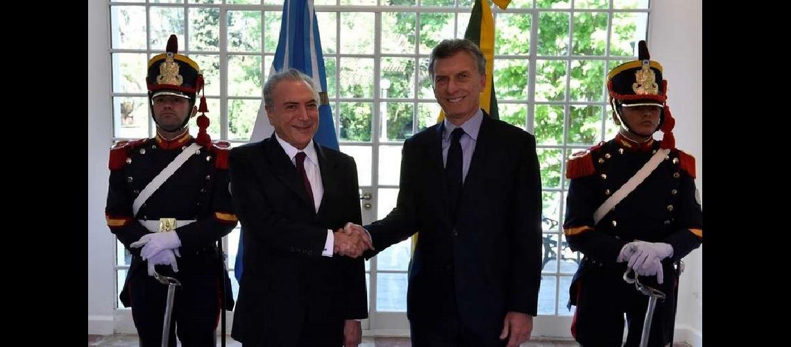 Macri llega a Brasil con el objetivo de abrir el Mercosur