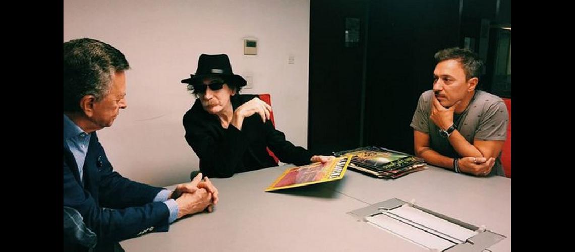 Charly Garciacutea volvioacute con ldquoLa maacutequina de ser felizrdquo