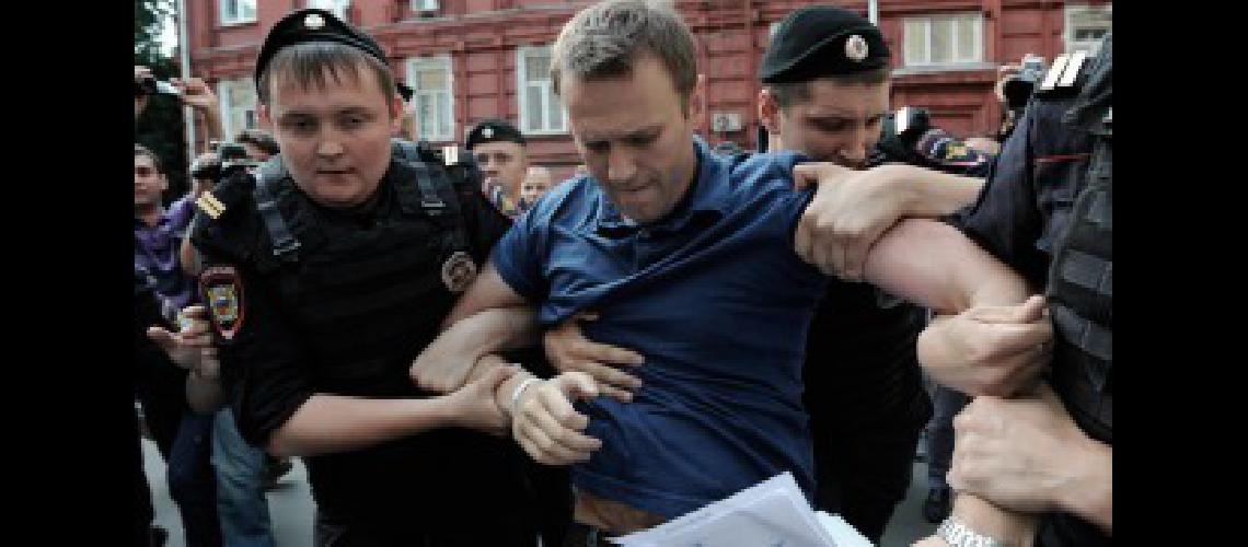 Opositor a Putin no podraacute ser candidato al ser condenado por malversacioacuten