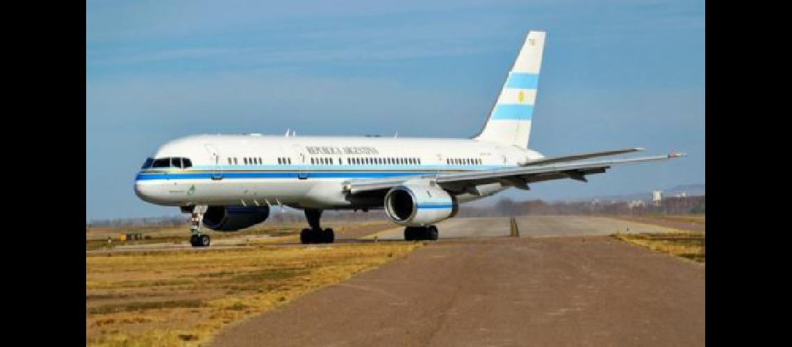 Buscan cambiar el avioacuten del Presidente