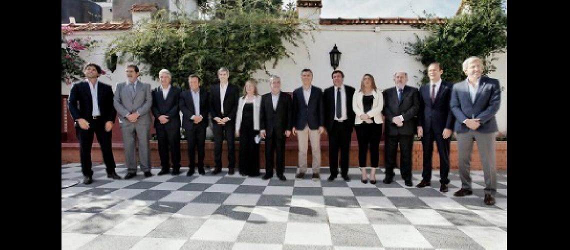 Macri trata con los gobernadores patagoacutenicos el proyecto del sur