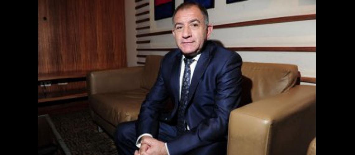 Los tucumanos declararaacuten hueacutesped de honor a Luis Juez por su apoyo a Atleacutetico Tucumaacuten