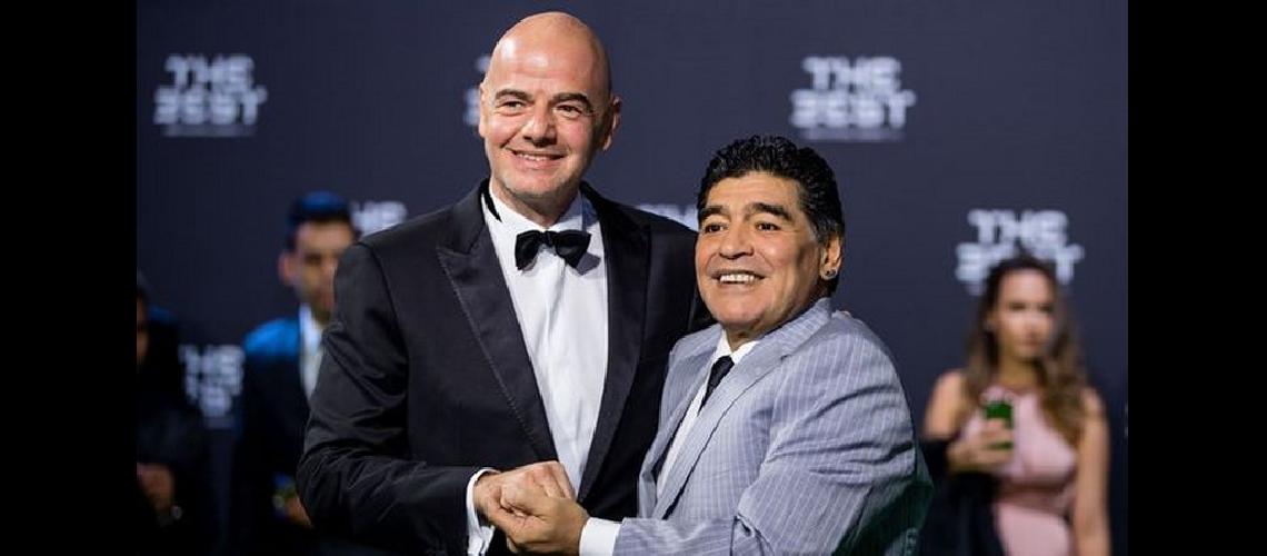 Diego Maradona hizo su ingreso oficial a la FIFA