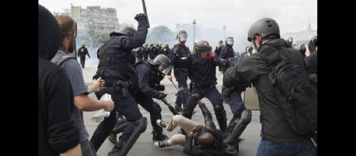 Nuevas protestas contra la violencia policial dejan 12 detenidos