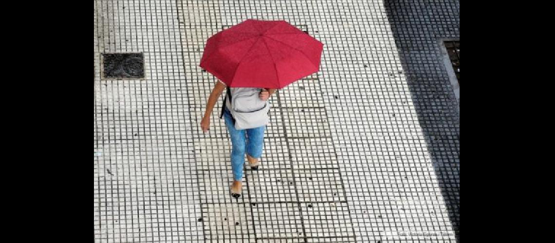 Continuacutea el tiempo lluvioso en Capital Federal y conurbano