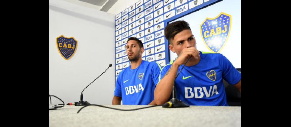 Insaurralde y Silva a las pintildeas en la praacutectica de Boca