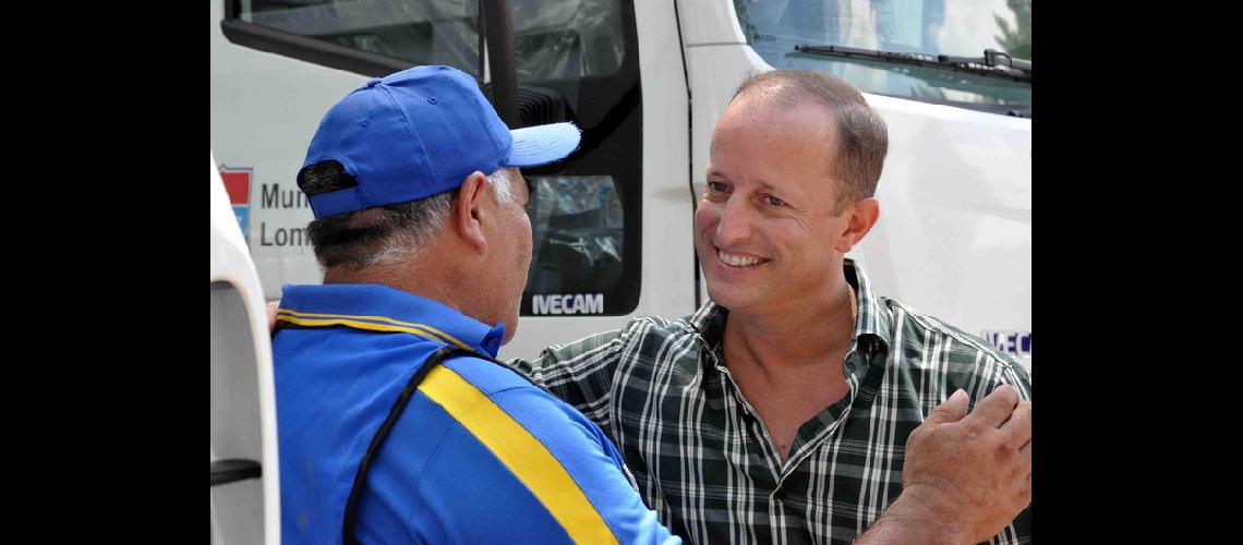Suman maacutequinas para mejorar el trabajo cotidiano en los barrios
