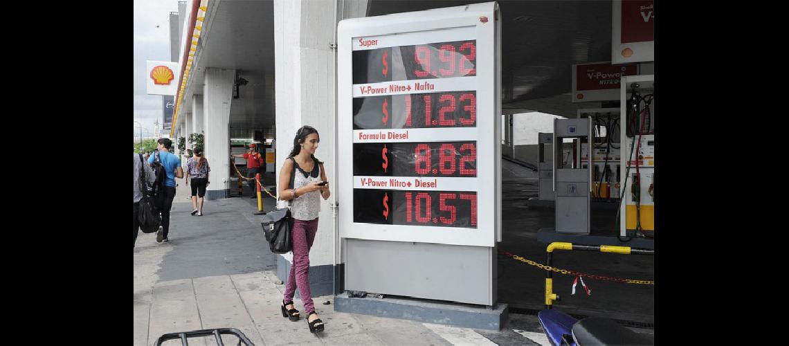 El consumo de combustibles tocoacute en 2016 los niveles miacutenimos de los uacuteltimos 5 antildeos