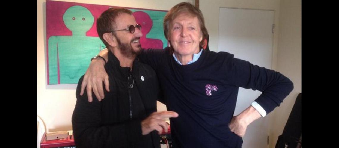 Paul y Ringo juntos- se reunioacute la mitad de Los Beatles