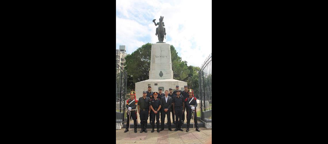 Homenajearon a Joseacute de San Martiacuten