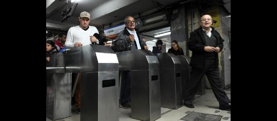 Tras dos meses de obras la liacutenea C del subte retomoacute su recorrido completo