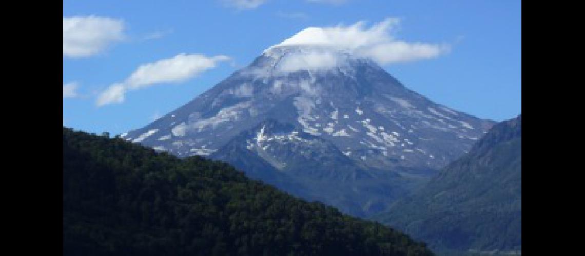 Sicilia- el volcaacuten Etna sigue en actividad pero sin peligro para las poblaciones cercanas