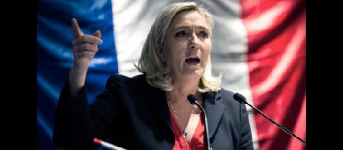 Le Pen perdioacute inmunidad parlamentaria por publicar fotos del Estado Islaacutemico