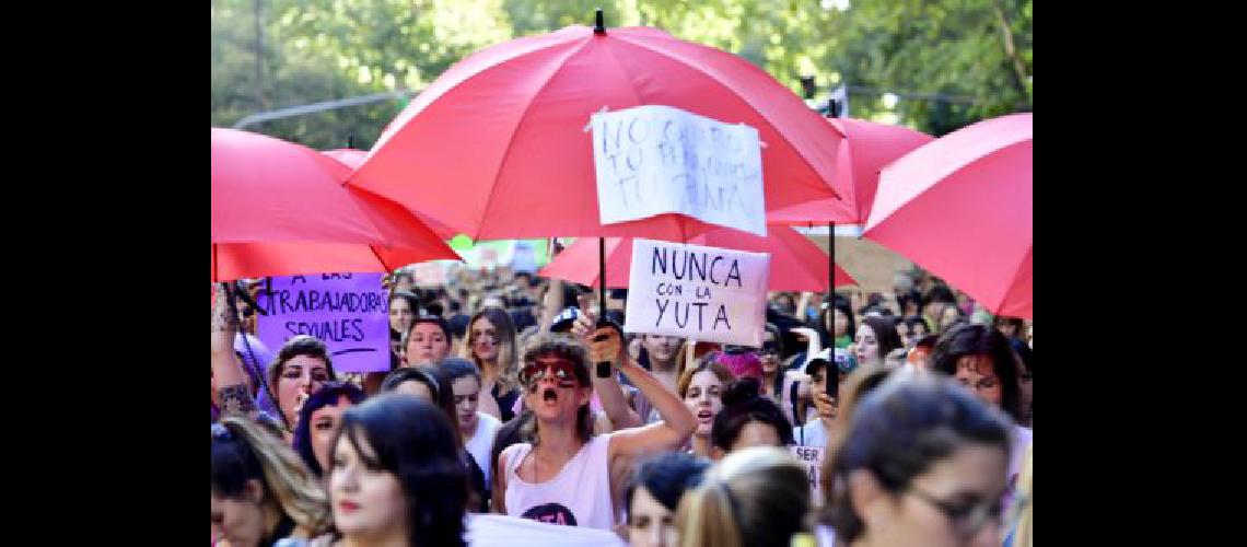 Miles de mujeres contra la violencia y los femicidios