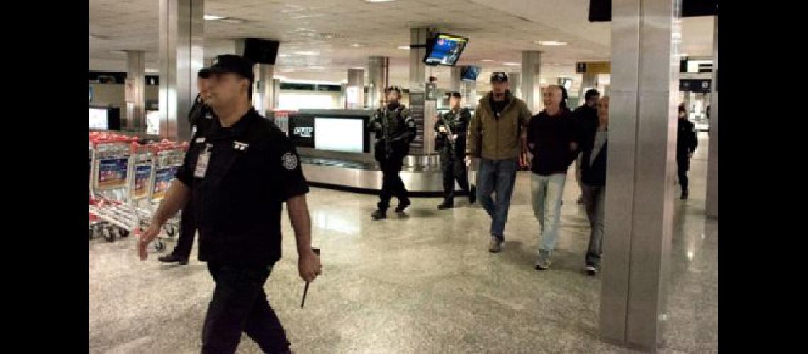 Extraditaron a Eduardo Juliaacute y deberaacute seguir cumpliendo la pena en la Argentina