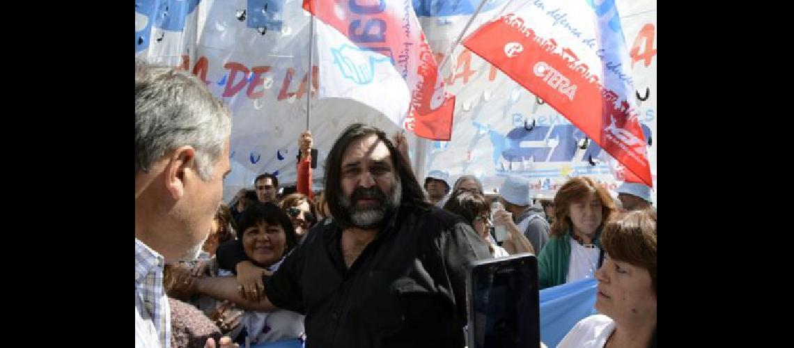 Ratifican el paro docente aunque estaacute convocada una reunioacuten con la gobernadora